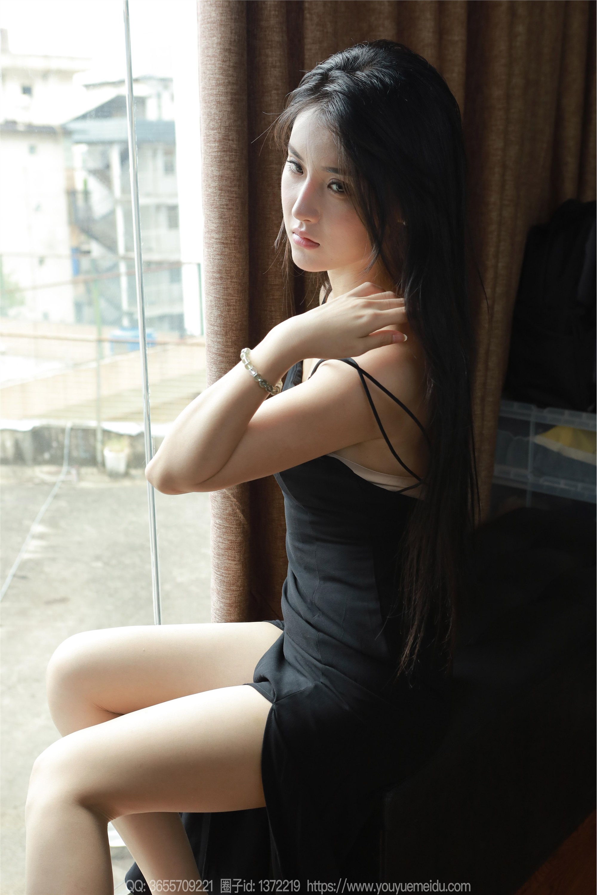 IESS异思趣向  2024.09.09 丝享家 1841 小宝《吊带高叉裙》